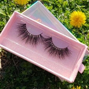 100% mink lashes  style BOSSY
